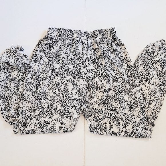 NWOT Joggers - Picture 5 of 10